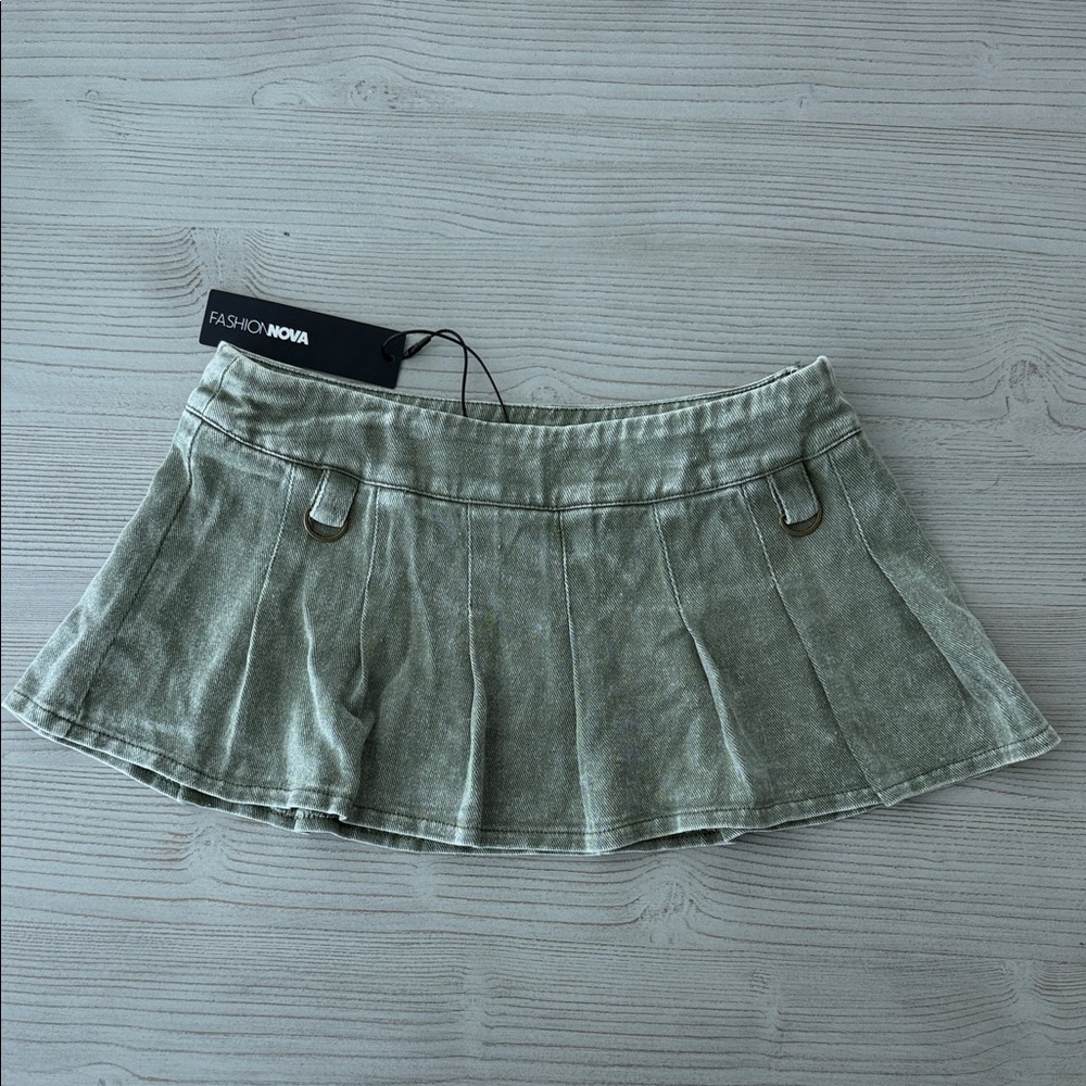 Fashion Nova Sage Green Pleated Skirt